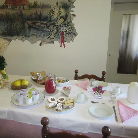 Al Casa Bertoni Bed & Breakfast 3*